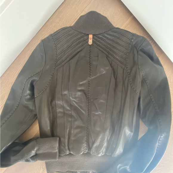 Aritzia Mackage leather jacket - Picture 6 of 7